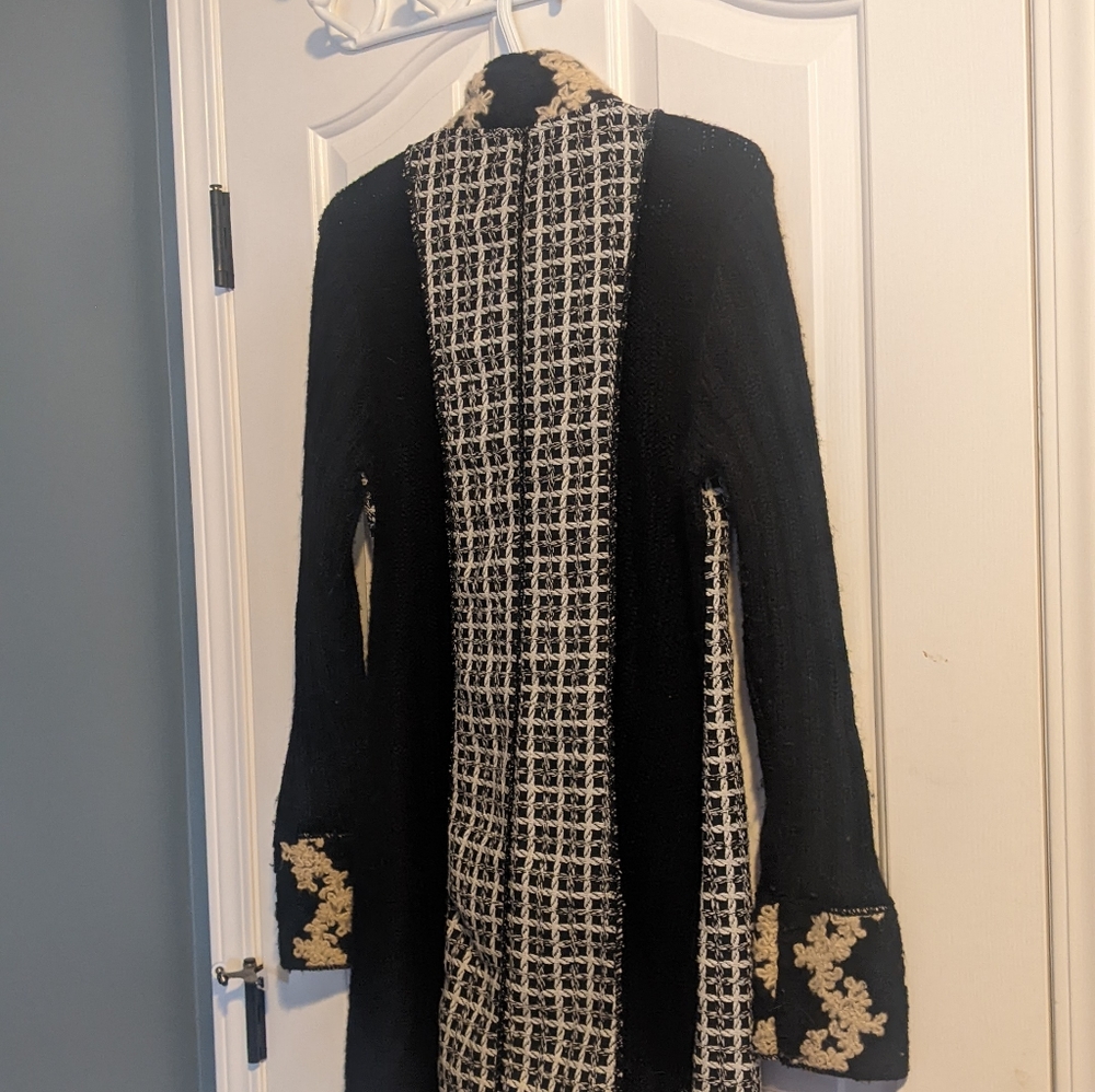 Long Cardigan with unique details | Size Small Papa Vancouver - Picture 3 of 8